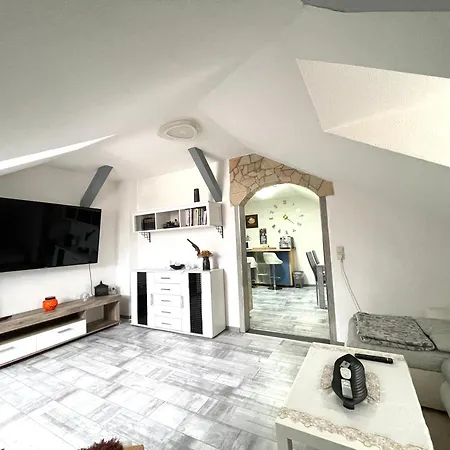 Casa Antic Grosse Moderne 45Qm Wohnung Im Zentrum Am Bahnhof Kostenloses Wlan Saalfeld Saale Buitenkant foto